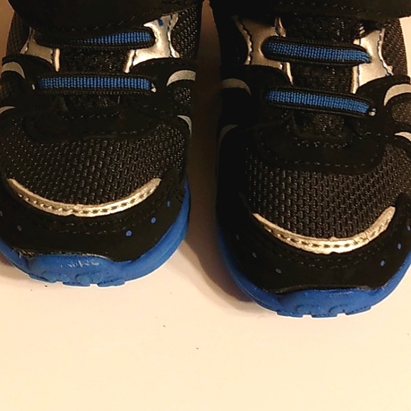 EUC Infant Boys Kid Connection Velcro Closure Non-Marking Sneakers - Picture 6 of 9